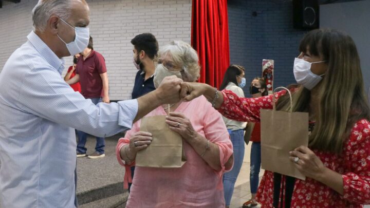 GRINDETTI CONMEMORÓ A MUJERES DESTACADAS DE LANÚS EN SU DÍA