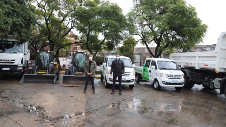 EL MUNICIPIO SUMÓ NUEVOS CAMIONES, CAMIONETAS Y MINICARGADORAS PARA MEJORAR LAS TAREAS DE LIMPIEZA URBANA