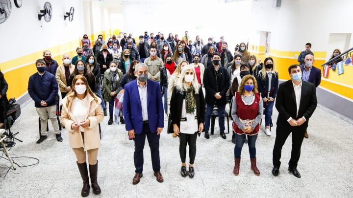 El ministro Ferraresi inauguró obras en la Escuela 41 de Piñeiro