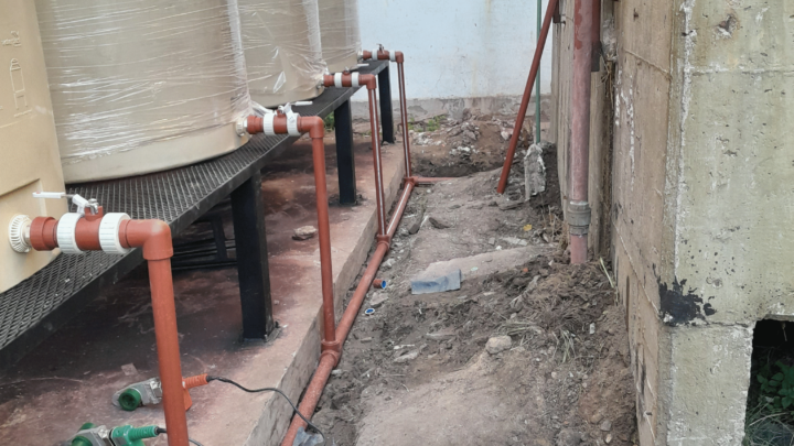 * Nueva red de provisión de agua y ampliación de Cisterna en el patio interior del Hospital