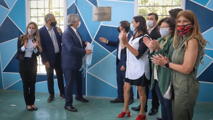 El presidente Fernández y el gobernador Kicillof participaron de la inauguración de un SUM en la escuela rural N° 47 de Villa Domínico