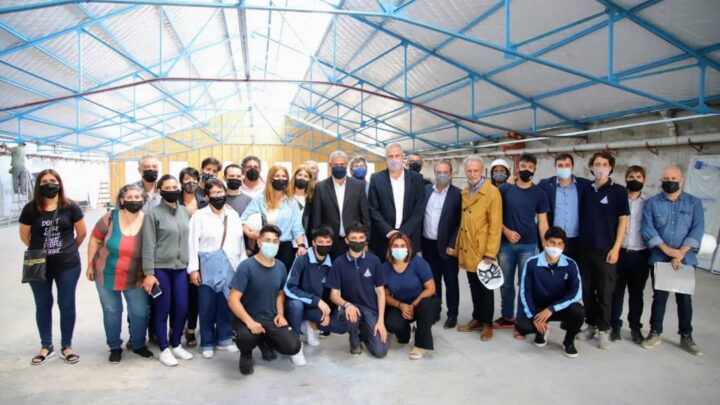 Los ministros Jorge Ferraresi y Jaime Perczyk, recorrieron las obras del nuevo edificio municipal para la Escuela Técnica N°6