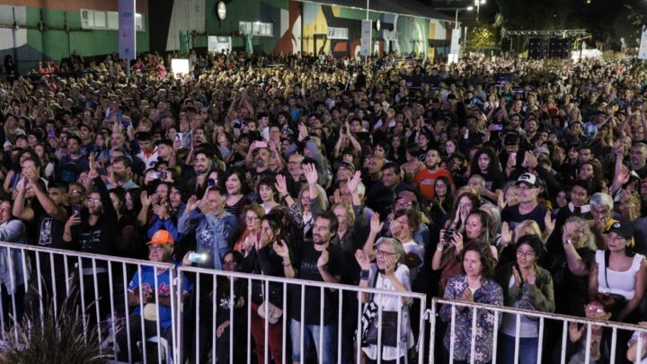 Una multitud presenció el concierto Nuestra Orilla en el 171° aniversario de Avellaneda