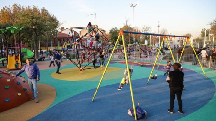 Ferraresi inauguró dos plazas y un centro de monitoreo en Sarandí